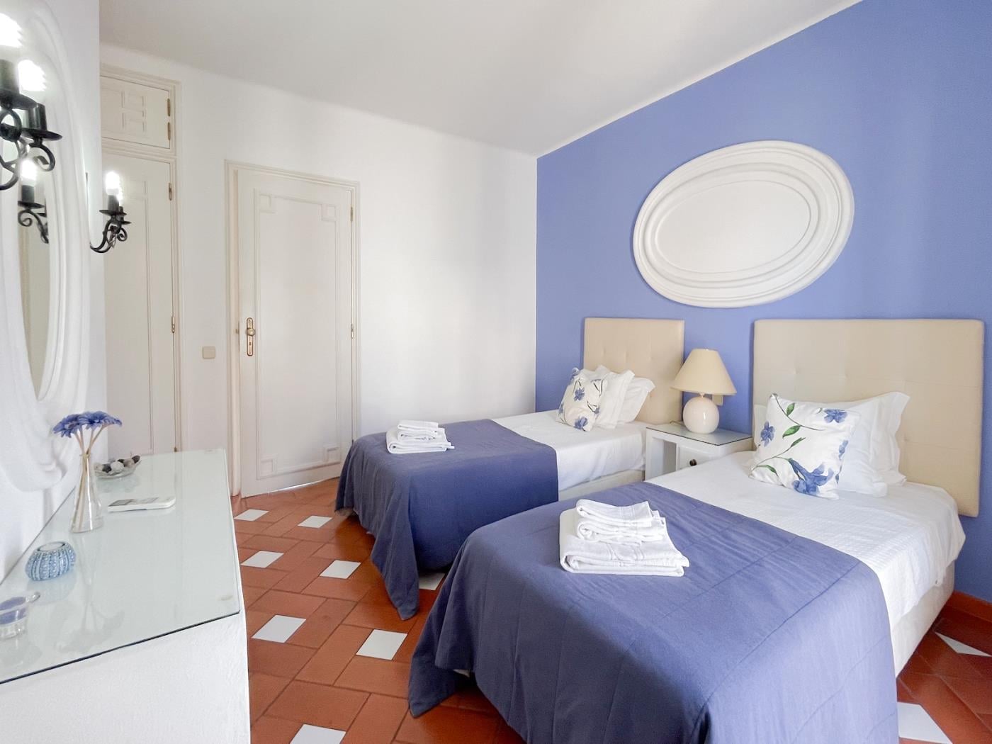 image 409 Porta da Vila 11