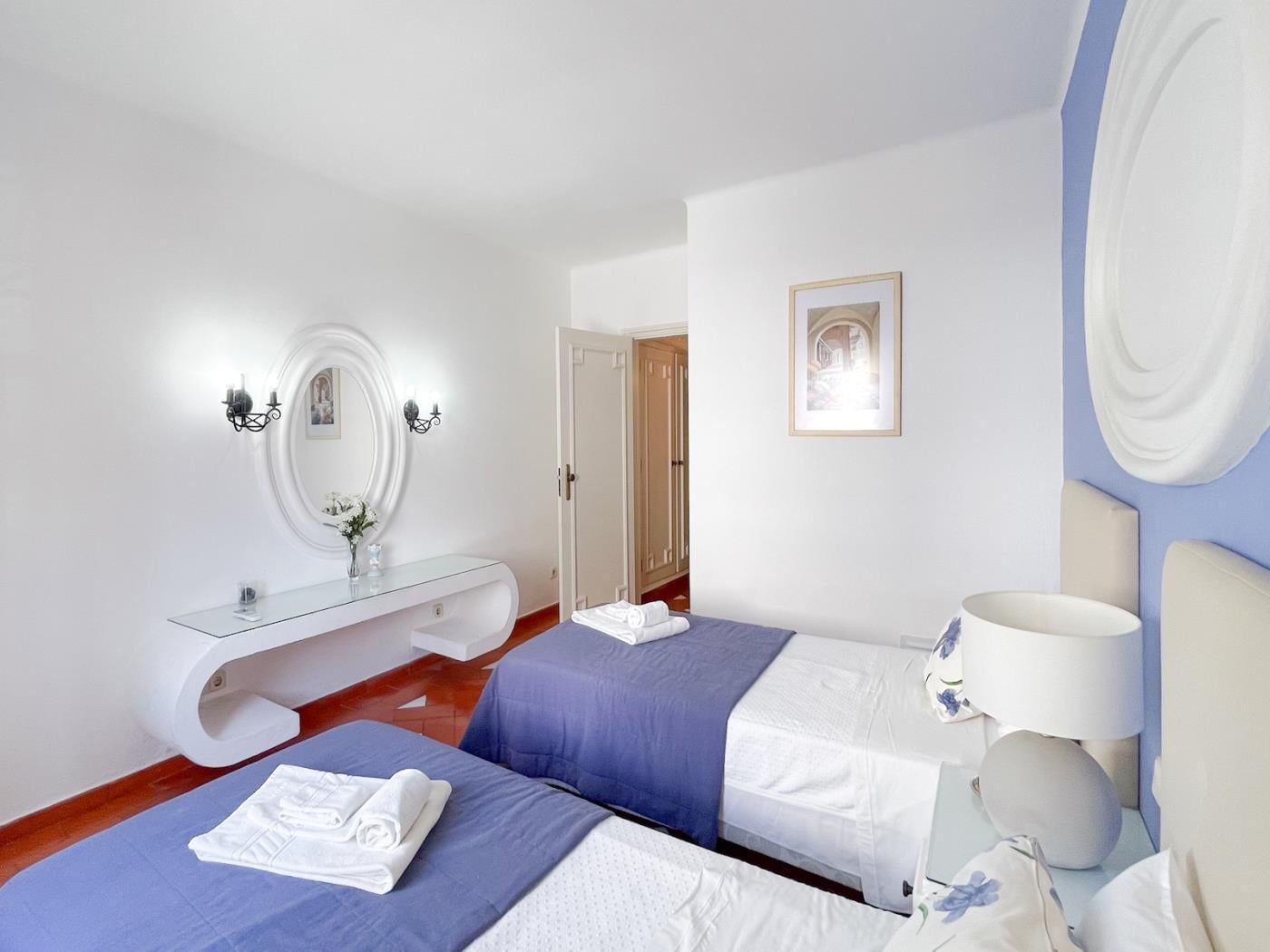 image 409 Porta da Vila 8