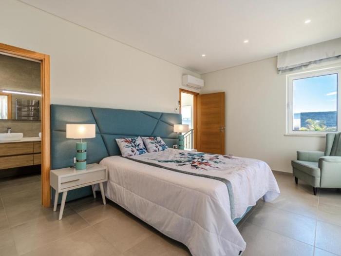 image Holiday House Beach Porto Mós 20