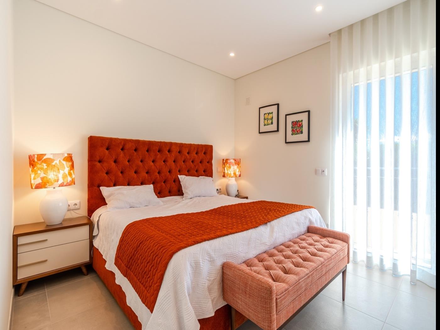 image Holiday House Beach Porto Mós 24