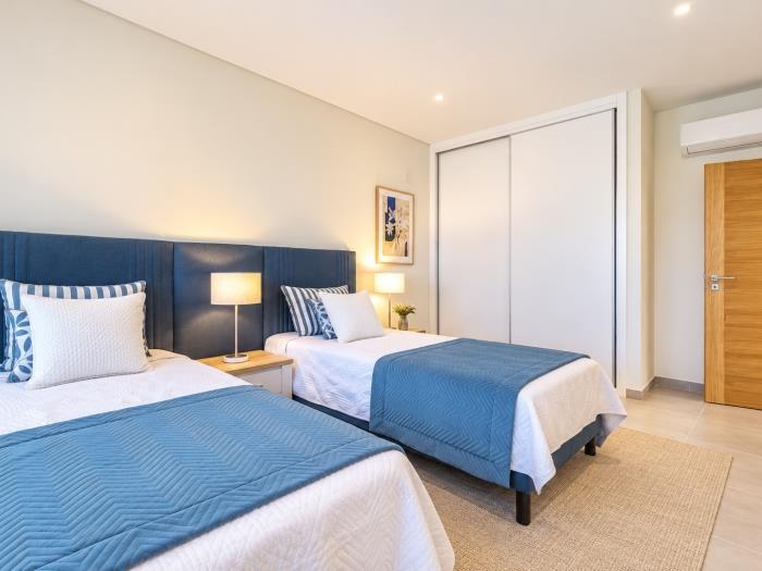 image Holiday House Beach Porto Mós 27