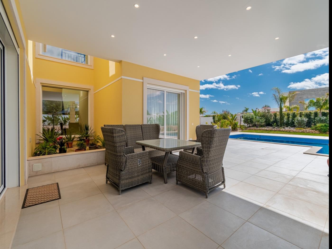 image Holiday House Beach Porto Mós 5