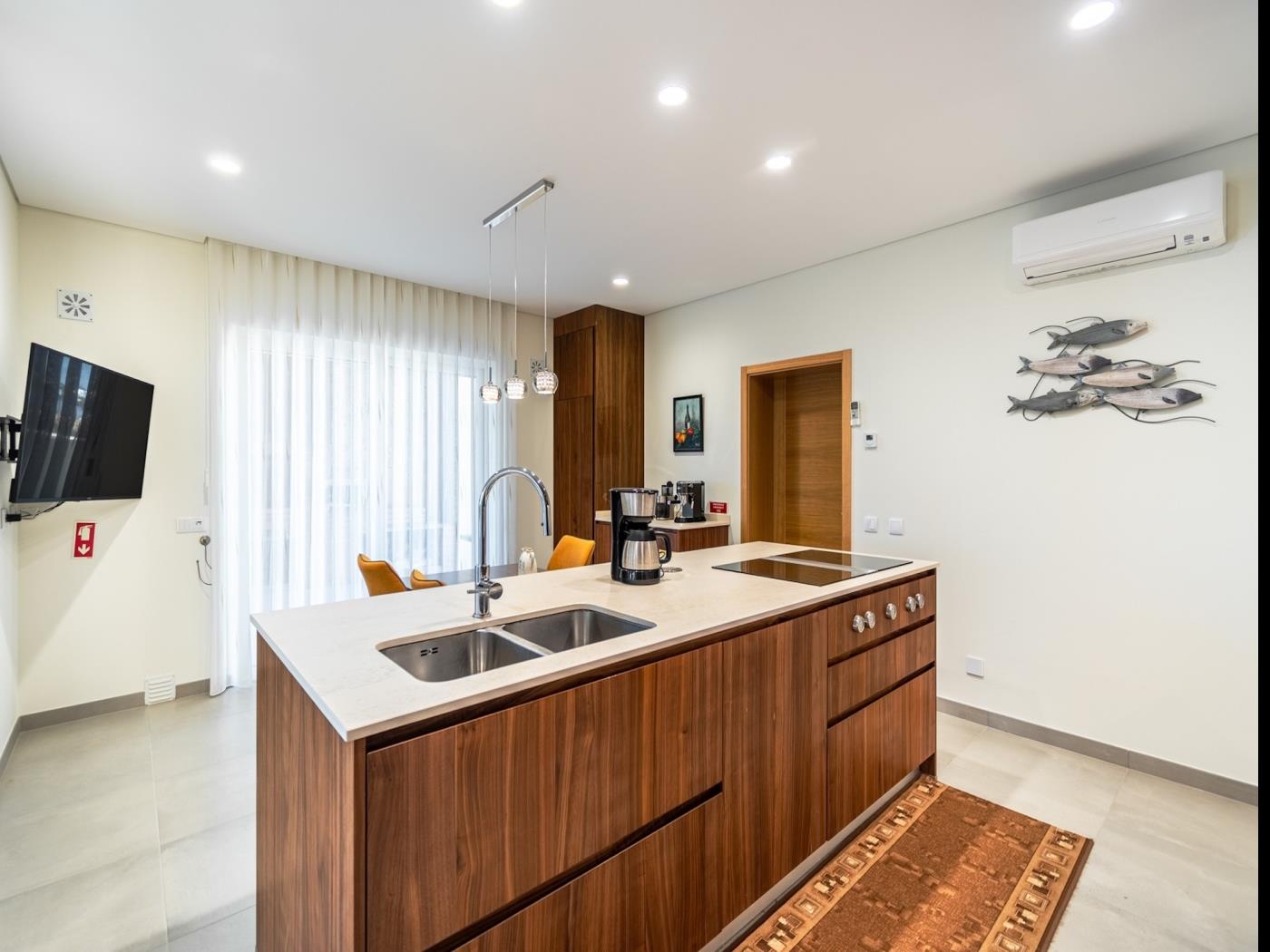 image Holiday House Beach Porto Mós 6