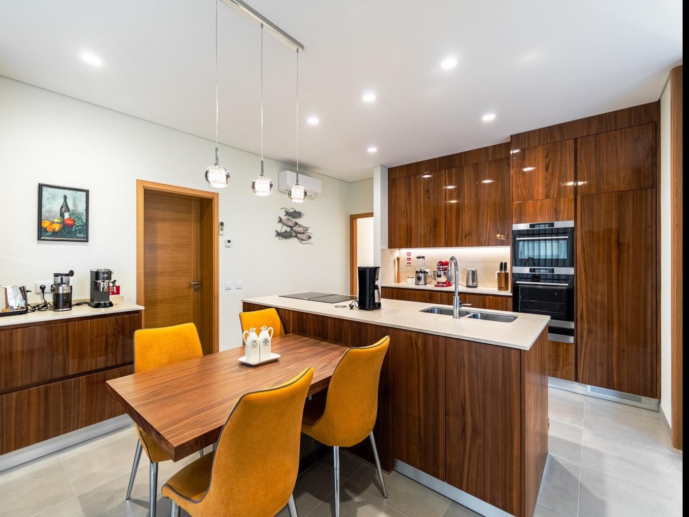 image Holiday House Beach Porto Mós 7