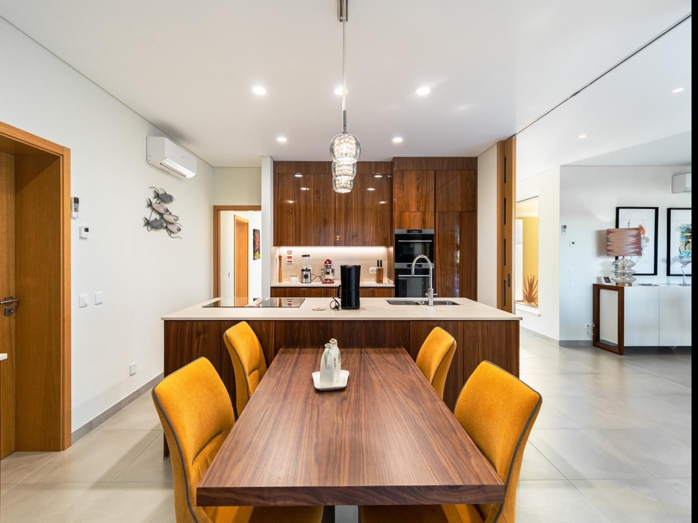 image Holiday House Beach Porto Mós 9