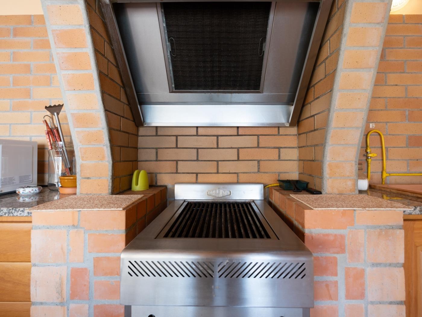 image Holiday House Praia D. Ana 13