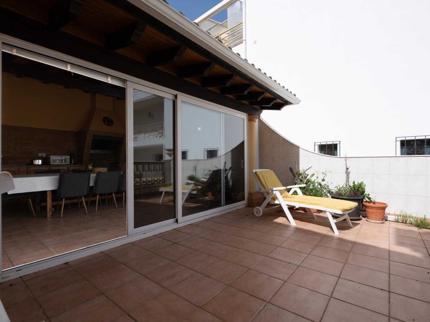 image Holiday House Praia D. Ana 14