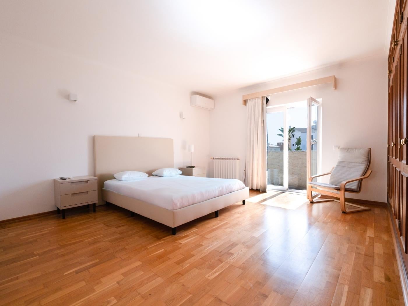 image Holiday House Praia D. Ana 20