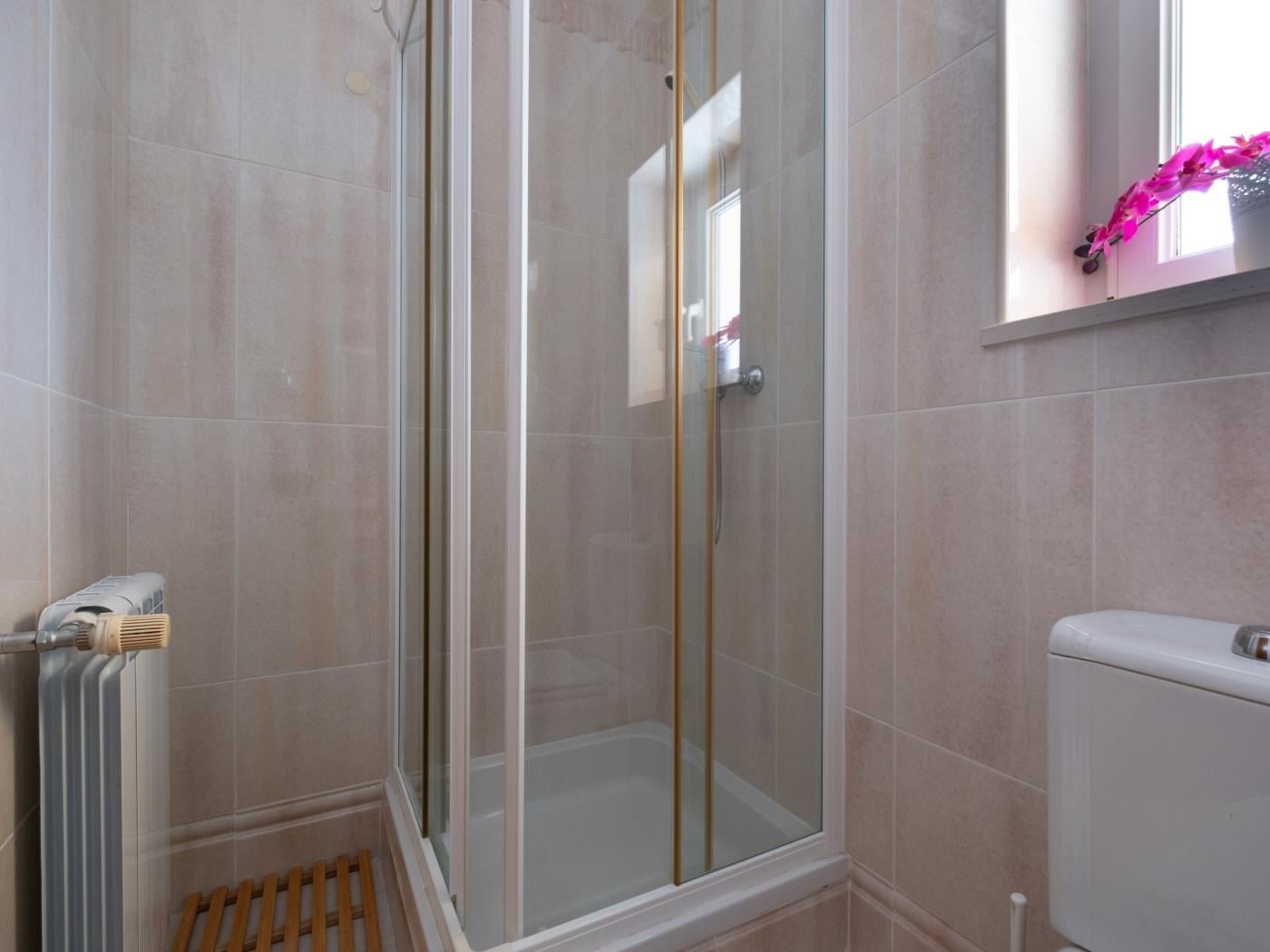 image Holiday House Praia D. Ana 24