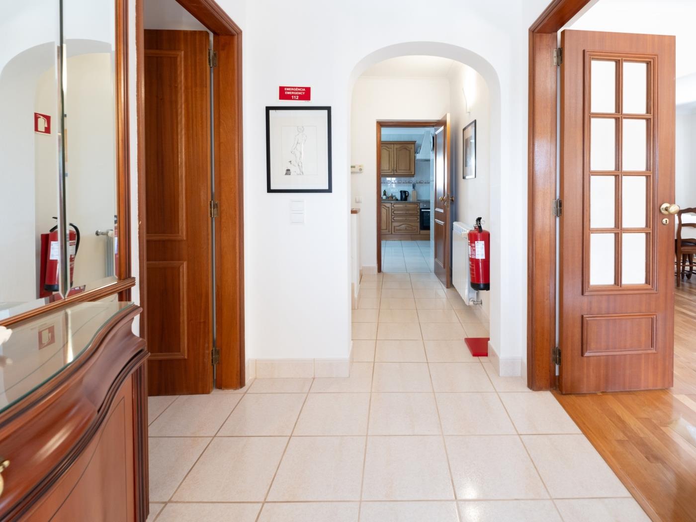 image Holiday House Praia D. Ana 25