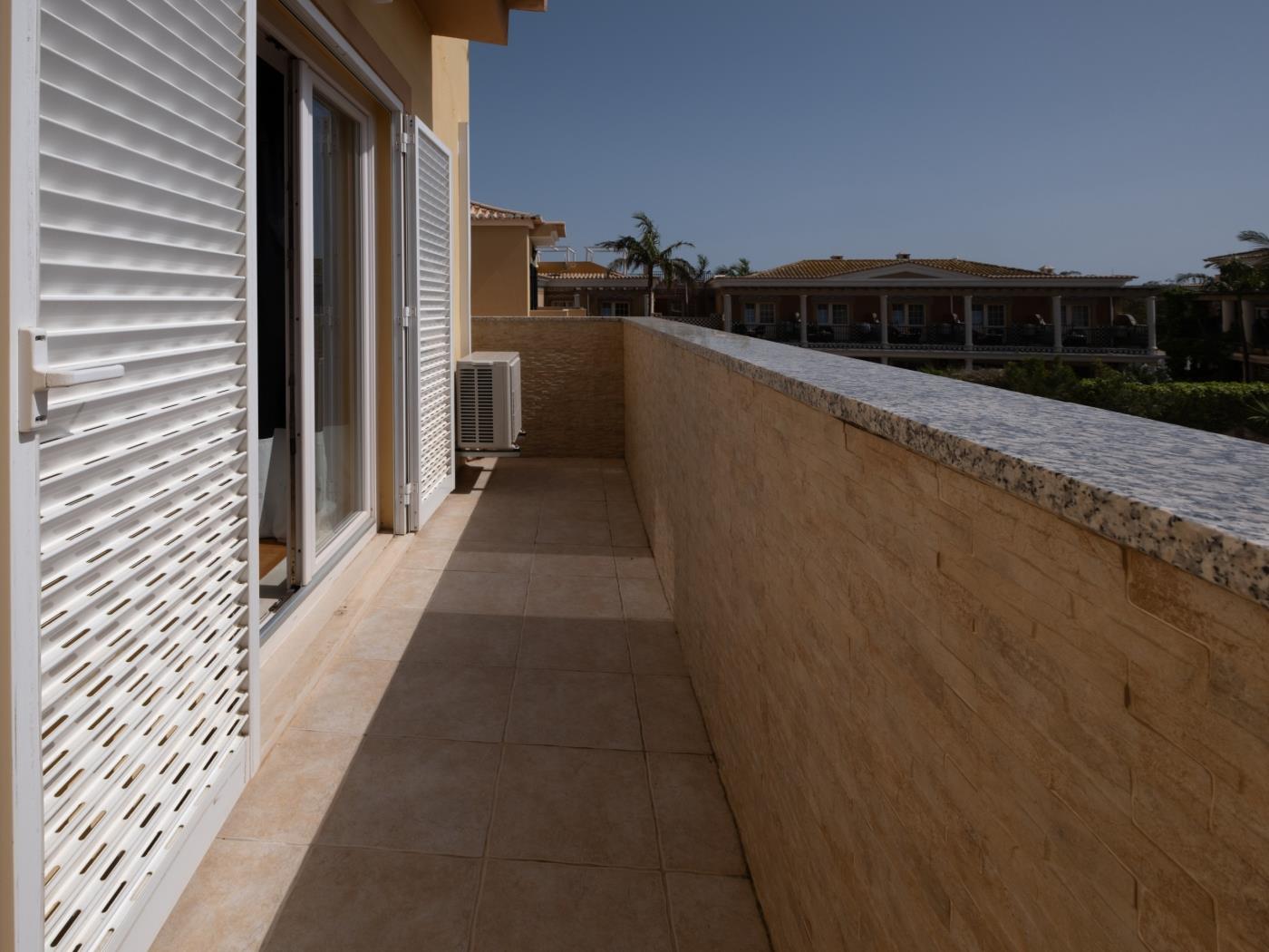 image Holiday House Praia D. Ana 27