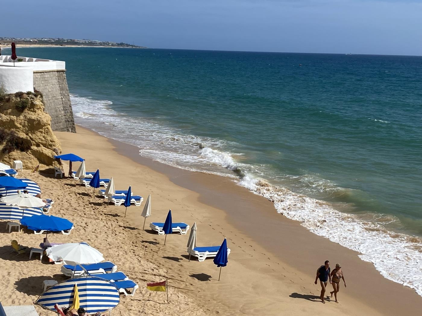 image Holiday House Praia D. Ana 31