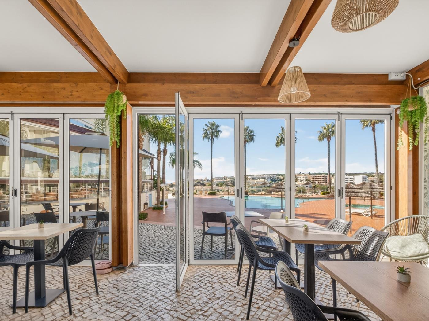 image Holidays Beach Apartment Porto de Mós 23