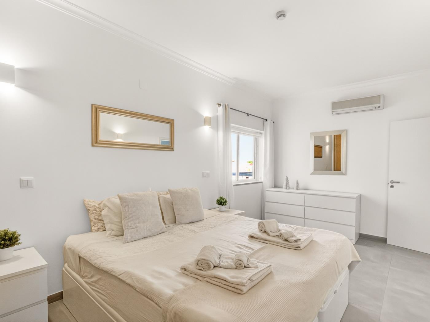 image Holidays Beach Apartment Porto de Mós 6