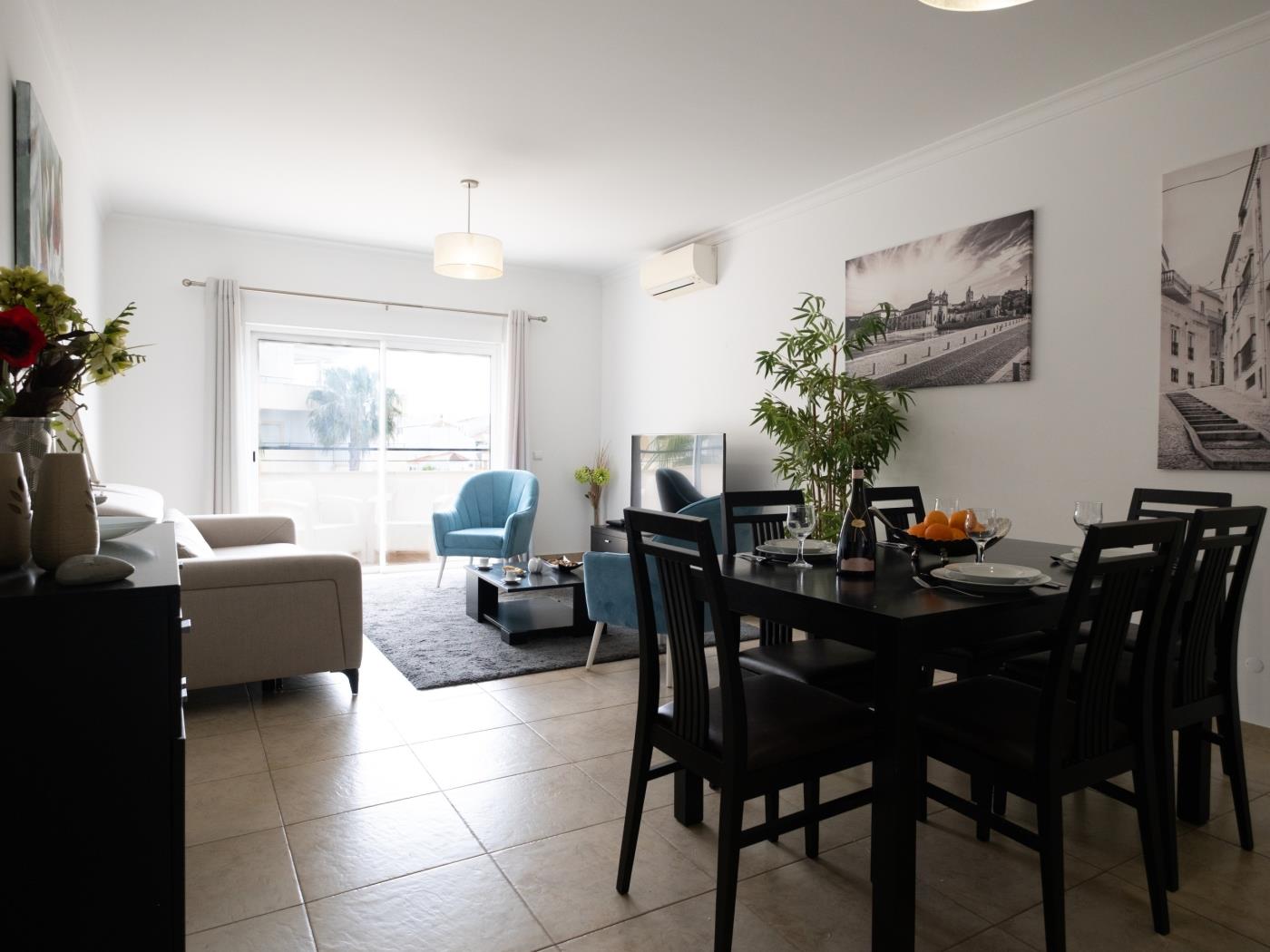 image Pool View 3 Bed Apartment 8