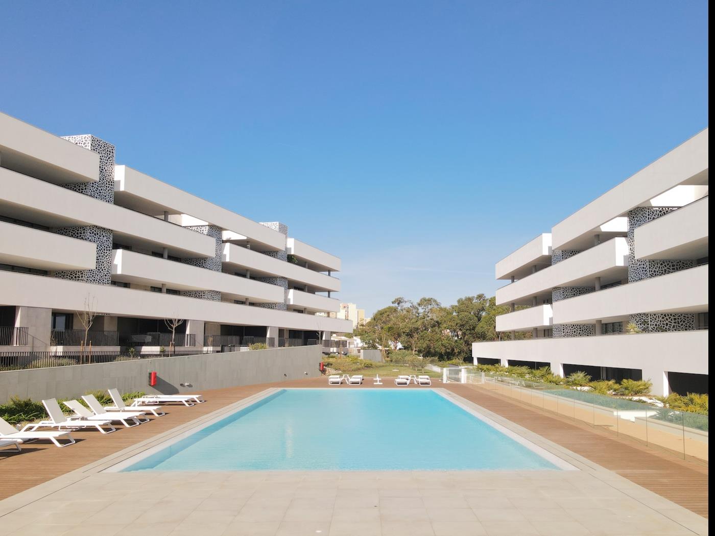 image Poolside Garden View Luxury Apartment 0