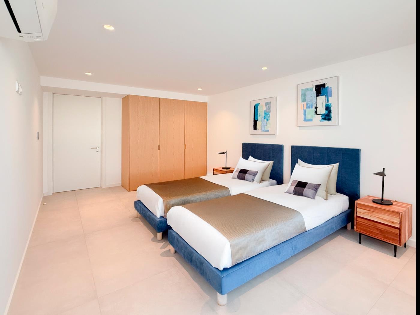 image Poolside Garden View Luxury Apartment 16