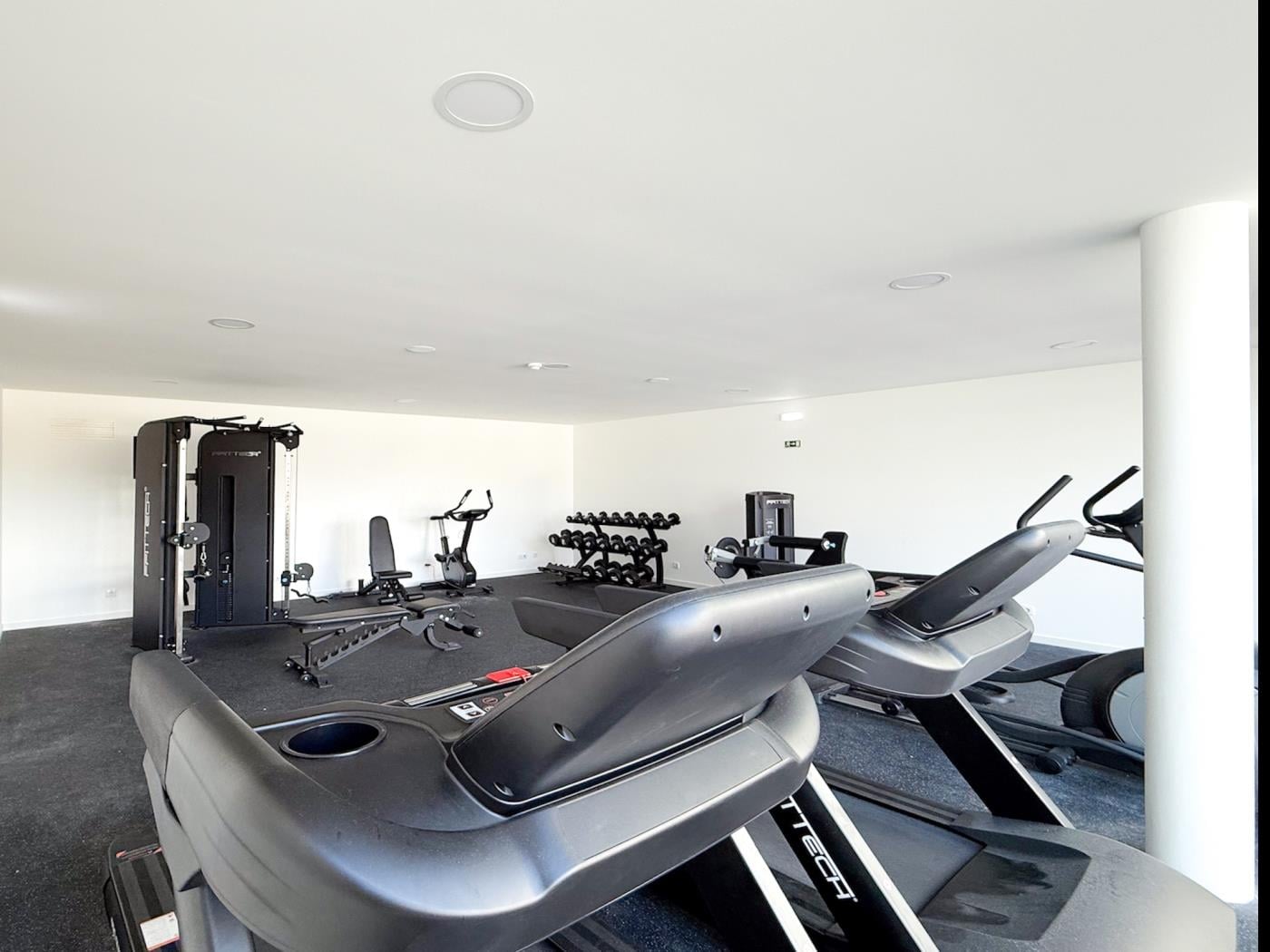 image Poolside Garden View Luxury Apartment 23