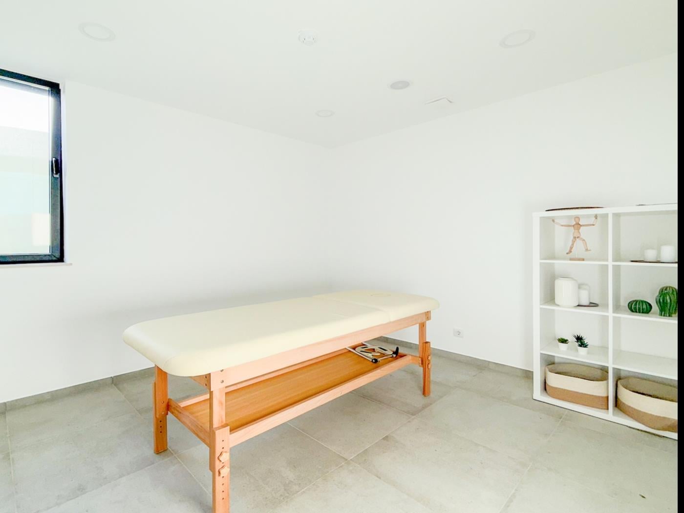 image Poolside Garden View Luxury Apartment 25