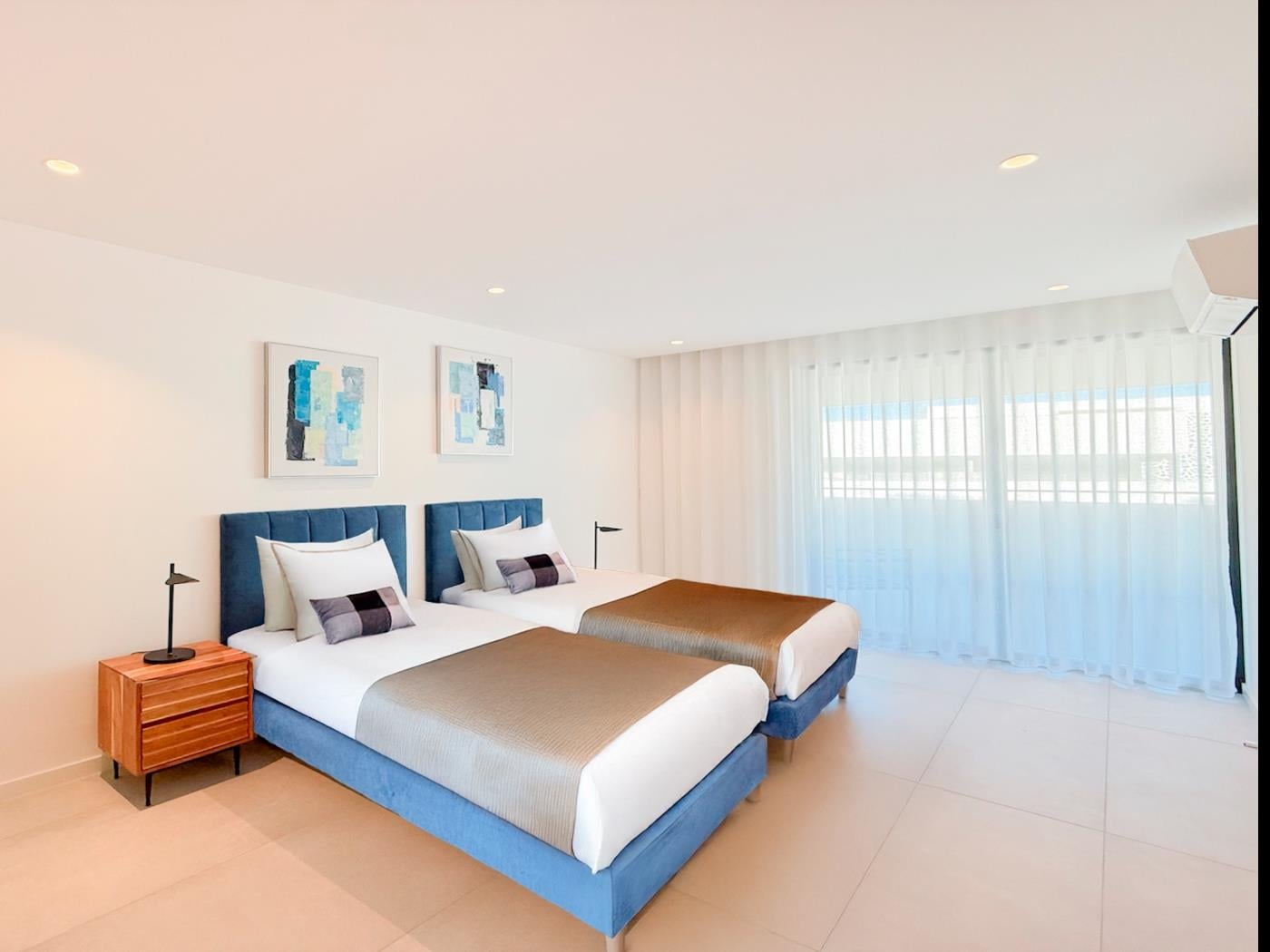 image Poolside Garden View Luxury Apartment 2