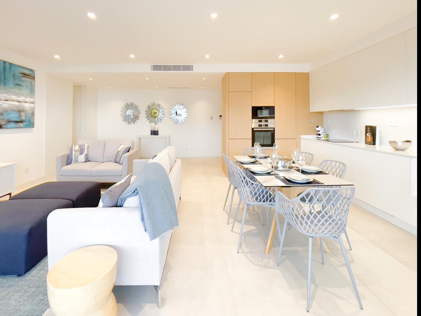 image Poolside Garden View Luxury Apartment 7