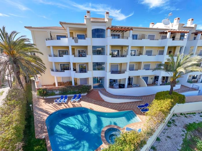 Porto de Mós Holiday