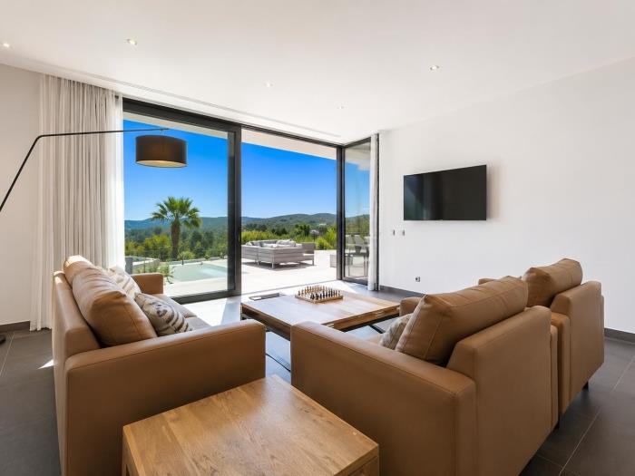 image Villa Sernadinha | Infinity Pool, Lake & Stunning Mountain Views 16