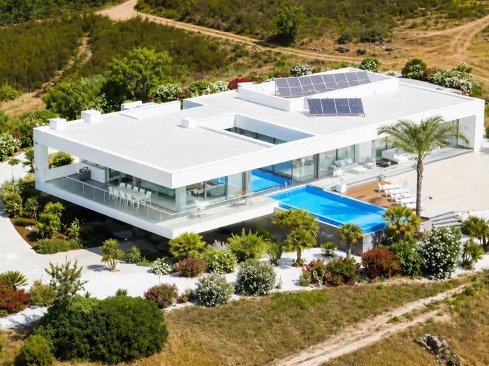 image Villa Sernadinha | Infinity Pool, Lake & Stunning Mountain Views 1