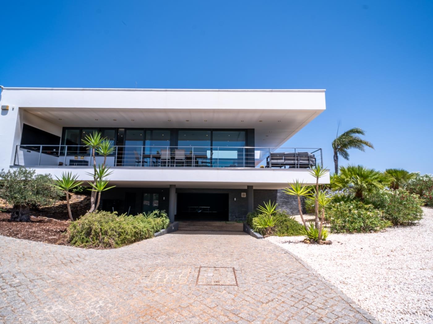 image Villa Sernadinha | Infinity Pool, Lake & Stunning Mountain Views 36