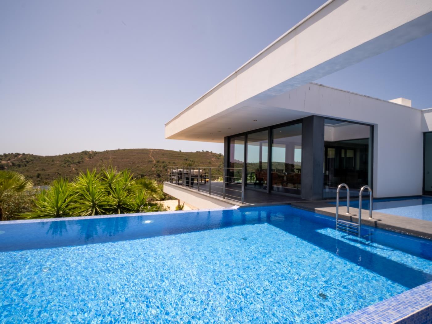 image Villa Sernadinha | Infinity Pool, Lake & Stunning Mountain Views 44